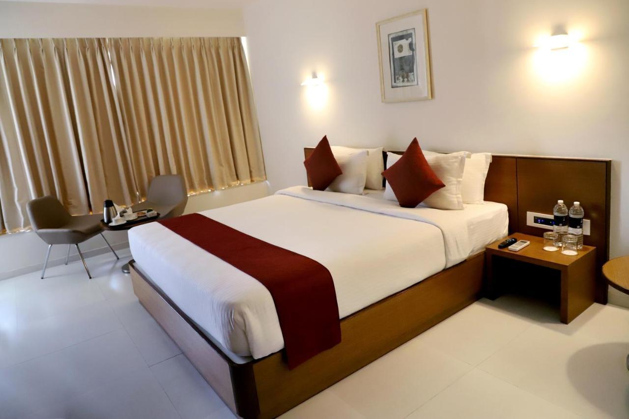 Quality Inn Patria Suites, Rajkot Exterior photo