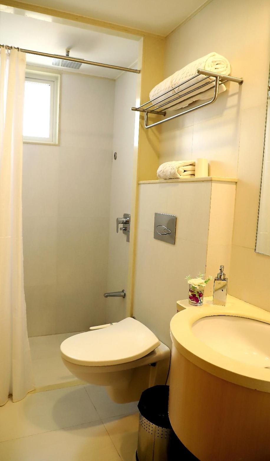 Quality Inn Patria Suites, Rajkot Exterior photo