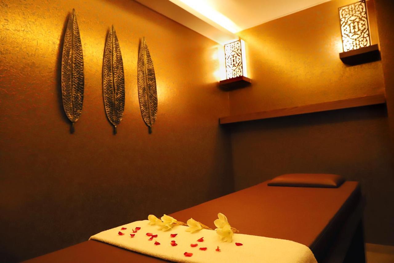 Quality Inn Patria Suites, Rajkot Exterior photo