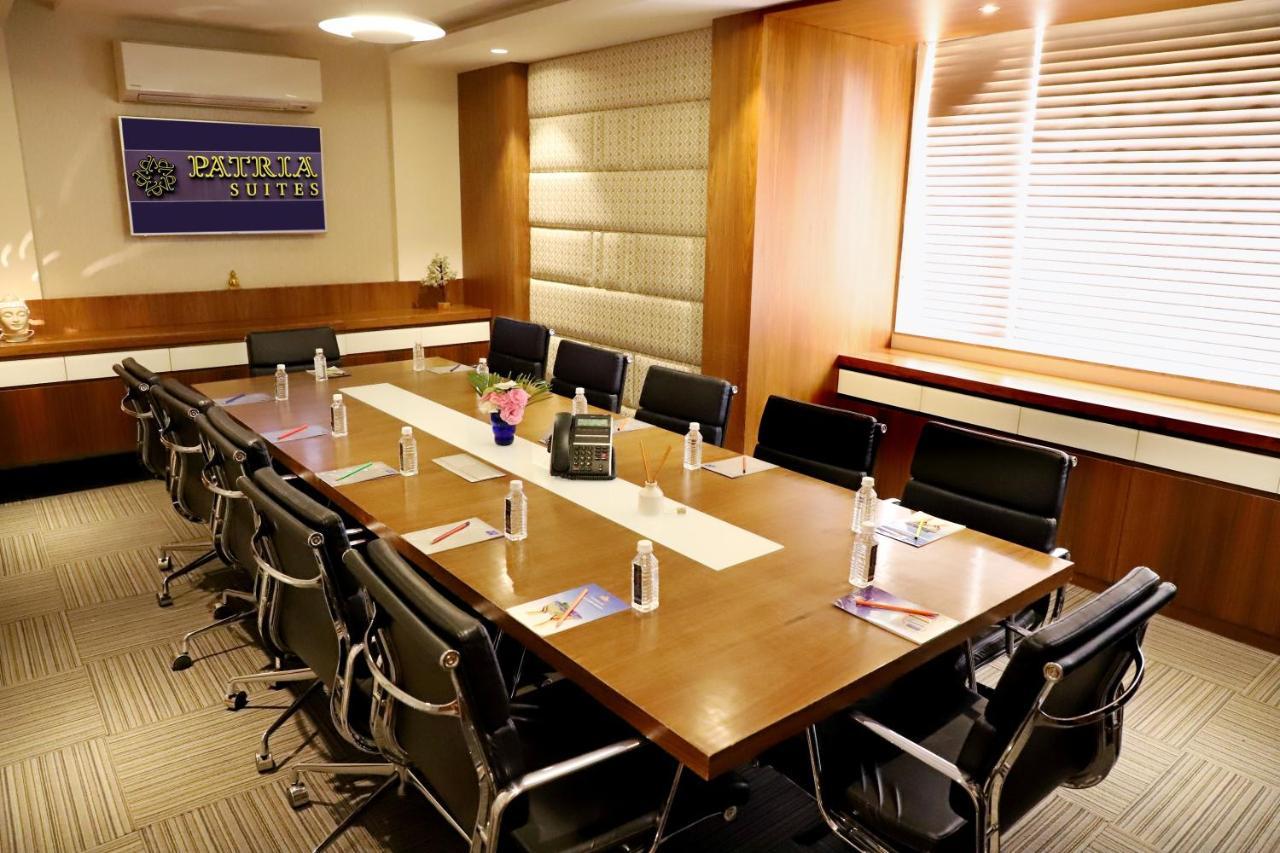 Quality Inn Patria Suites, Rajkot Exterior photo