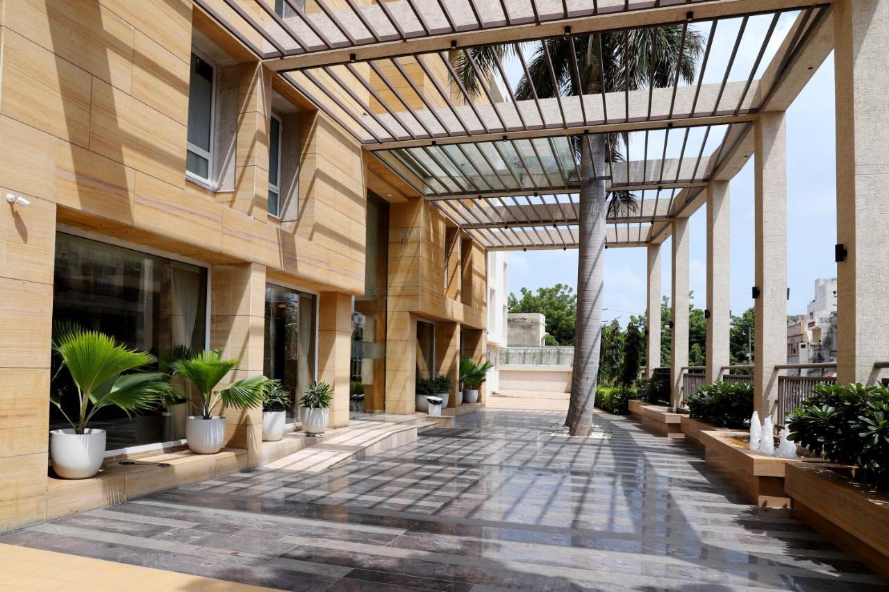 Quality Inn Patria Suites, Rajkot Exterior photo