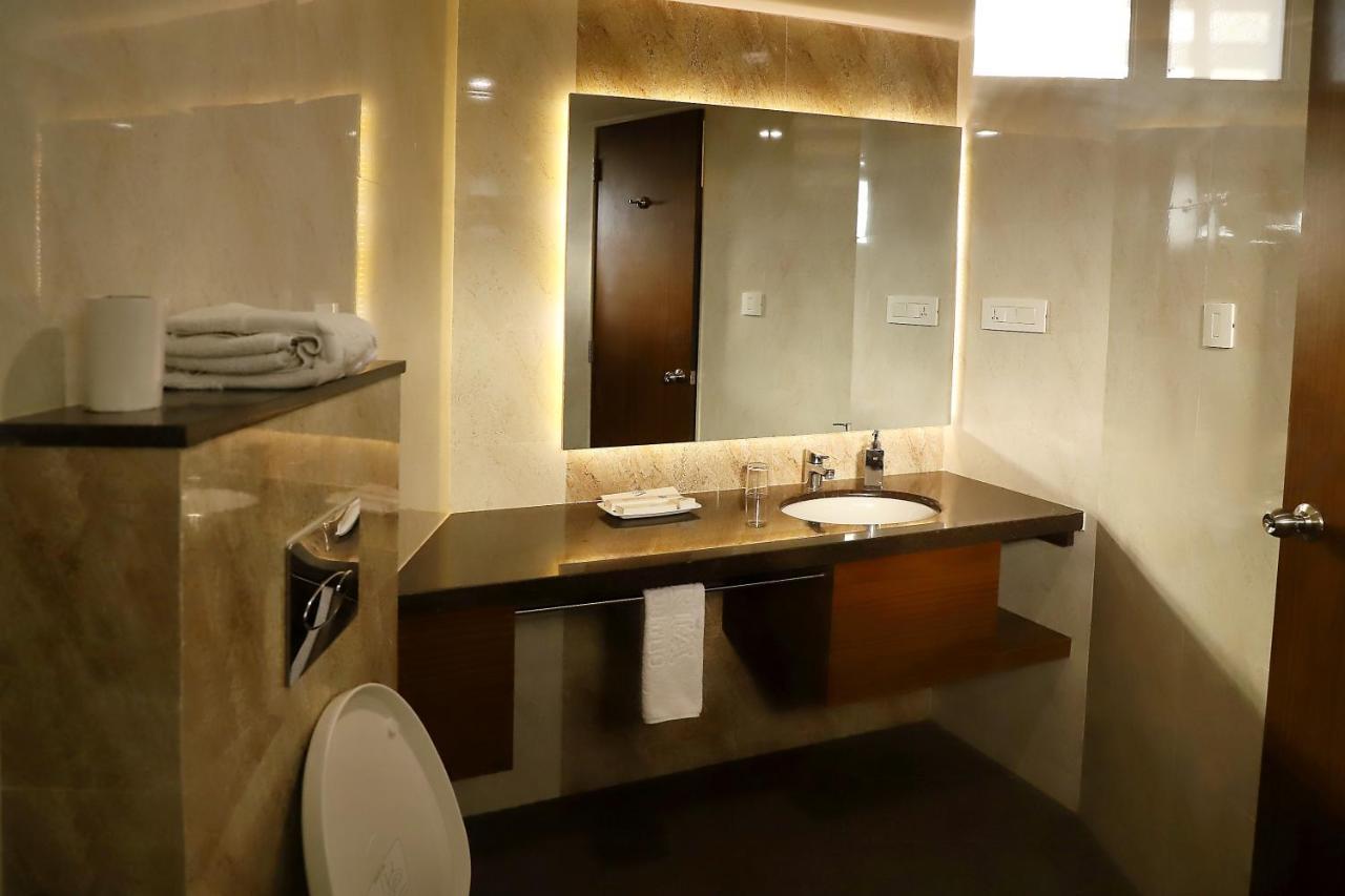 Quality Inn Patria Suites, Rajkot Exterior photo
